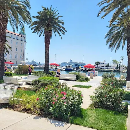 Sunshine- Center Of * Split